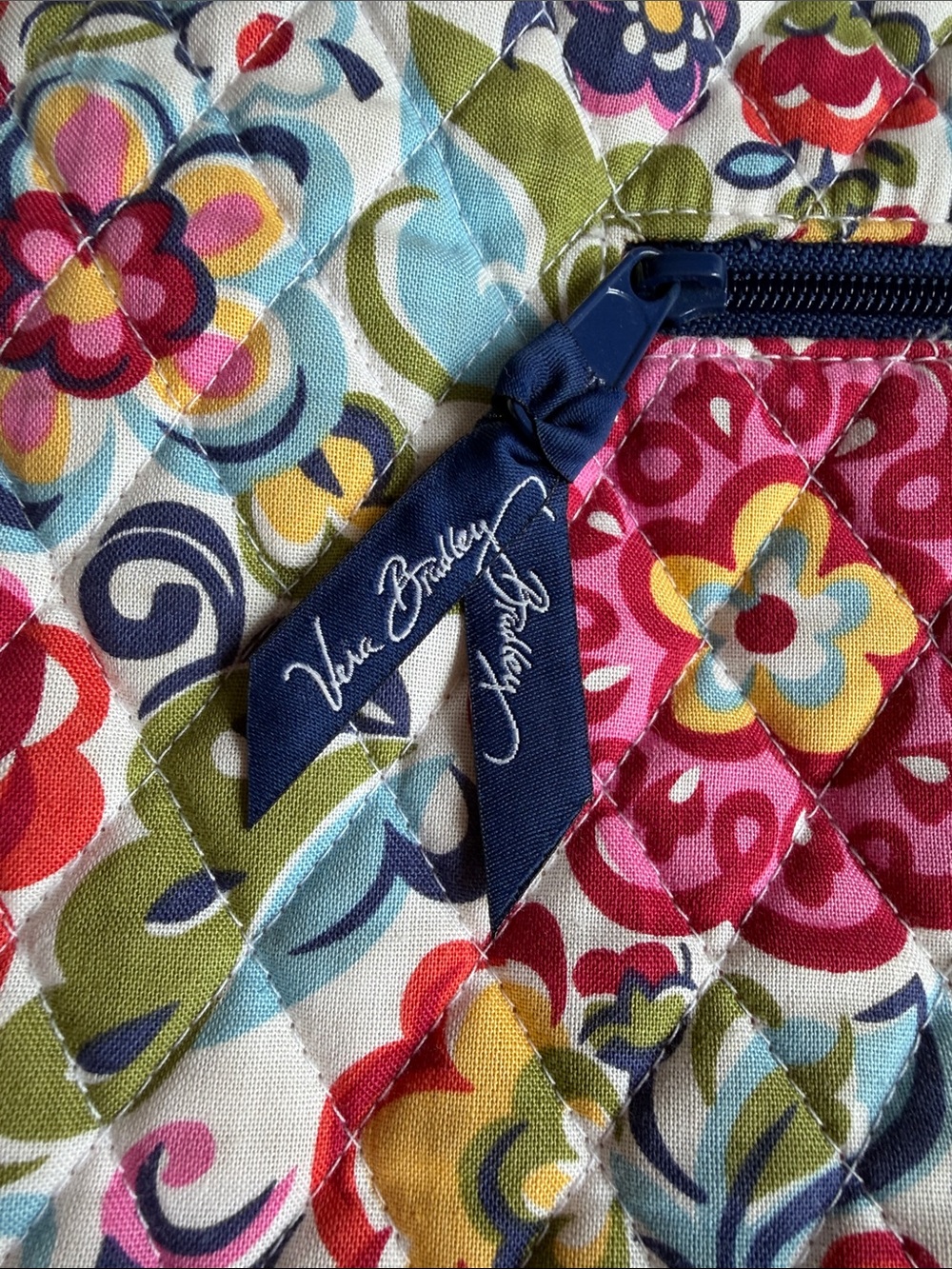 Quilted Vera Bradley Floral Shoulder Bag in Multicolor - Picture 3 of 8